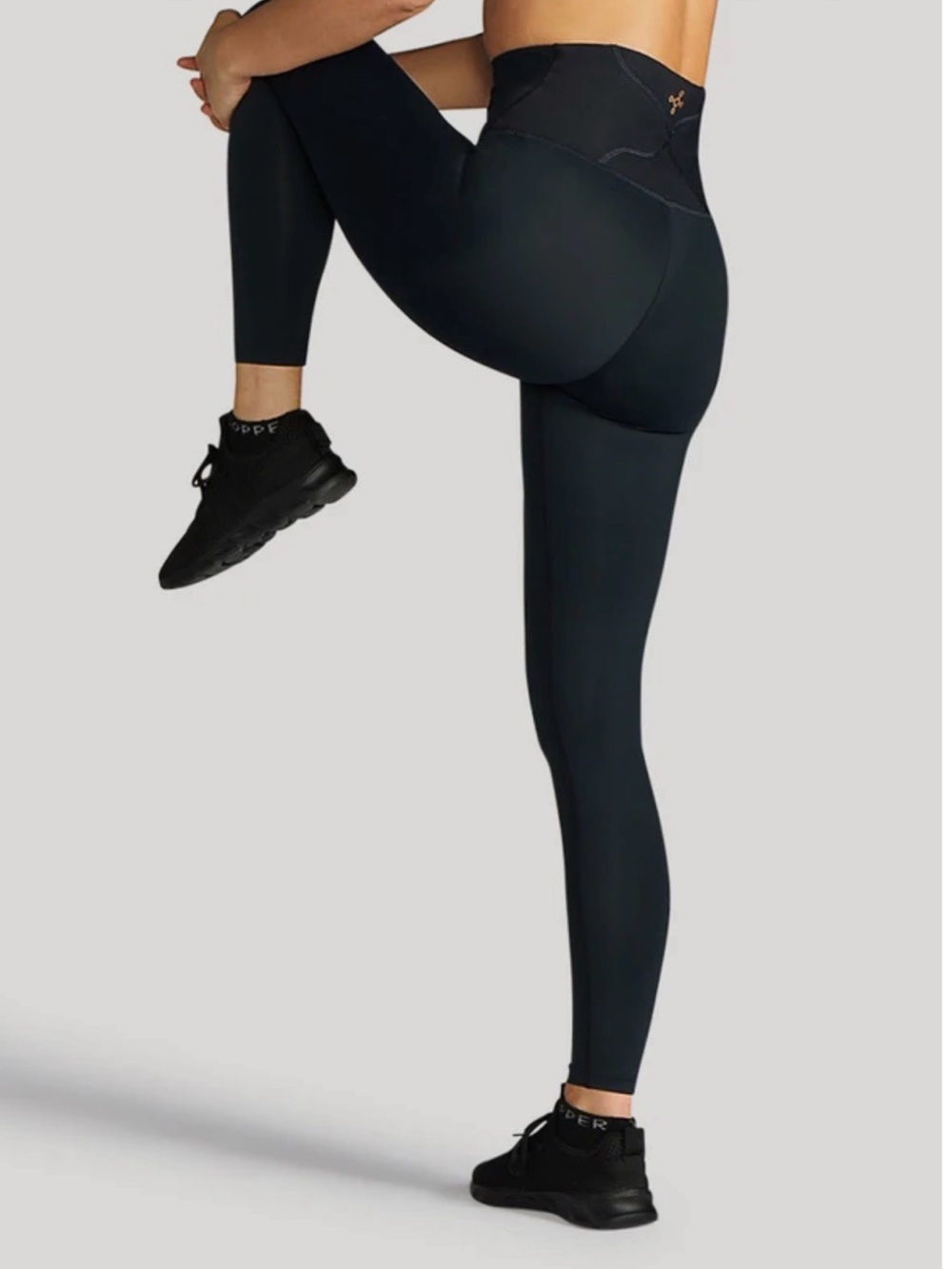 Tommie Copper Lower back support legging size Medium NWT